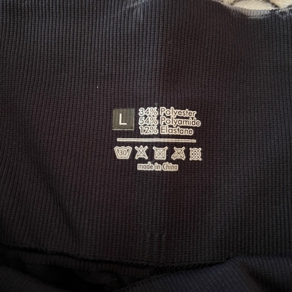 Stylish Black Tie-Dye Women's Leggings, size L - Picture 10 of 12